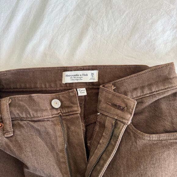 Abercrombie & Fitch Women's Brown 90's Straight Ultra-High Rise Raw Hem Jean 26R - Picture 2 of 8